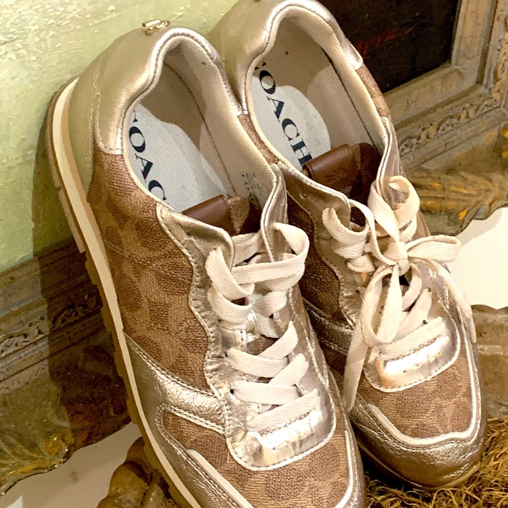 Coach signature tennis shoe